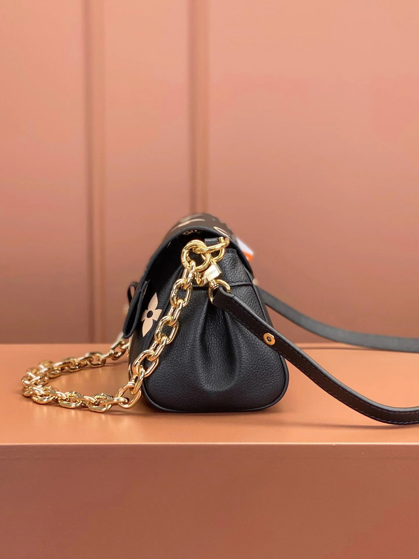 0528 Favorite Bicolour Monogram Empreinte Leather