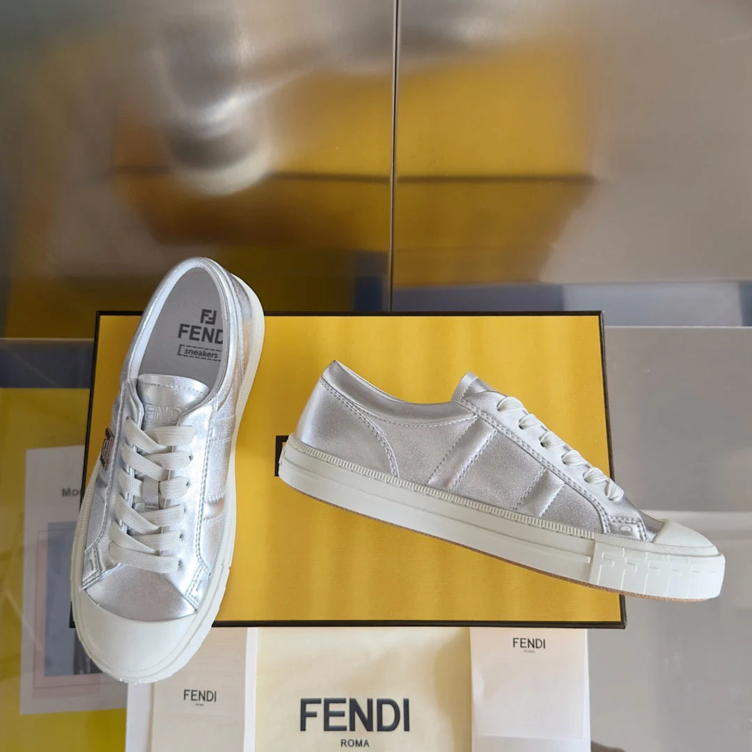 250501 New high-end and simple flat sports shoes