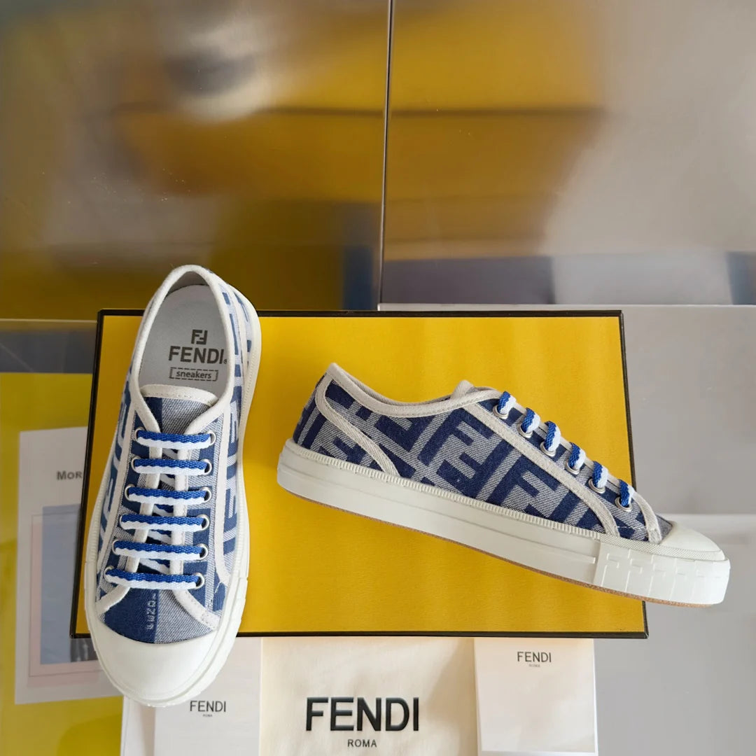 250501 New high-end and simple flat sports shoes