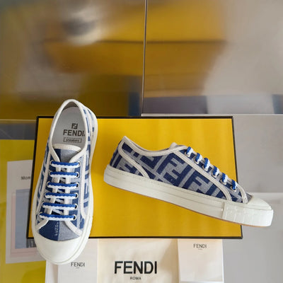 250501 New high-end and simple flat sports shoes