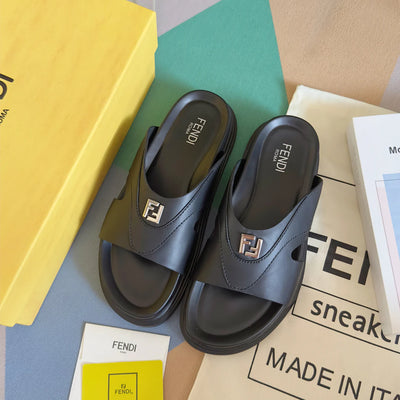 250507 New high-quality thick-soled embossed anti-slip slippers