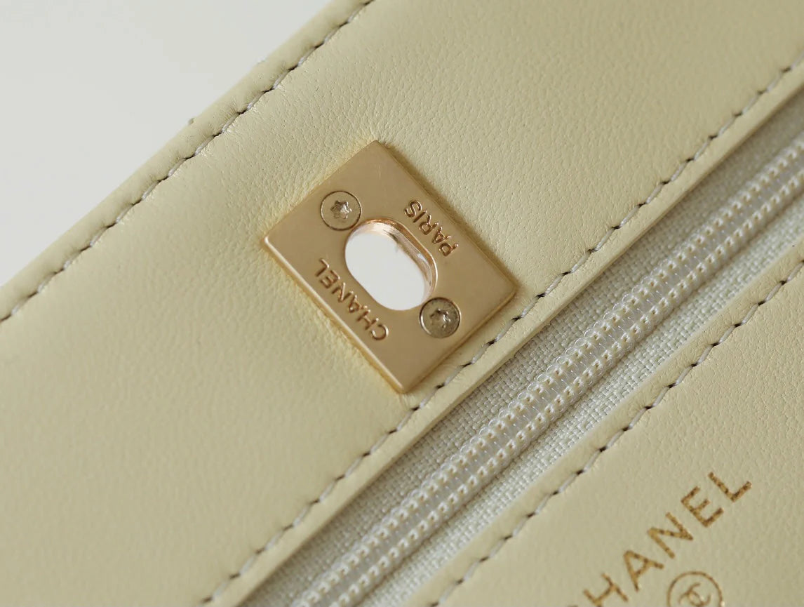 0528 Chain wallet lambskin chicken yellow