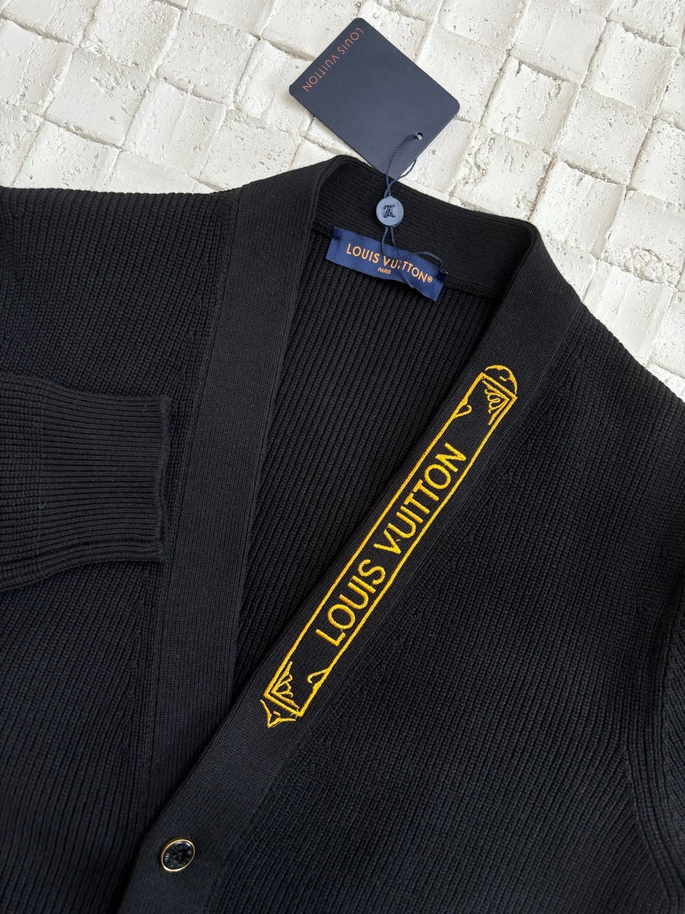 250617 A new high-quality embroidered short knitted cardigan