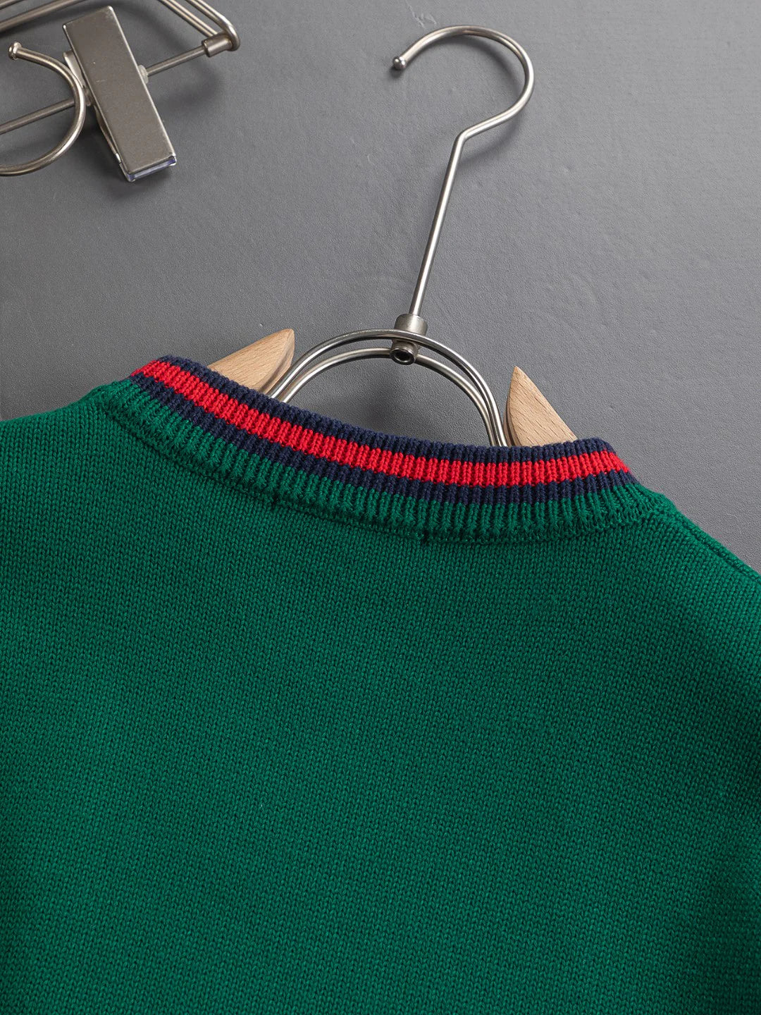 250908 A new high-quality, simple and distinctive sweater