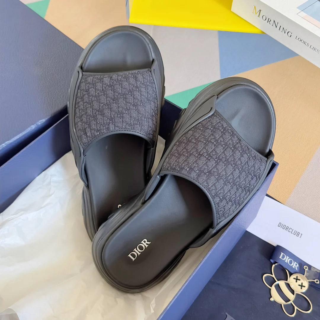 250415 New top-quality thick-soled slippers and sandals