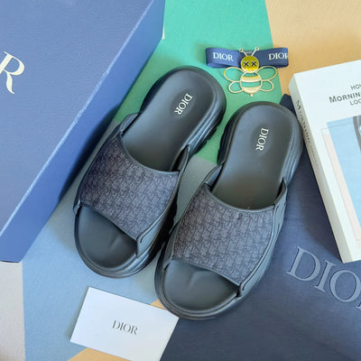 250415 New top-quality thick-soled slippers and sandals