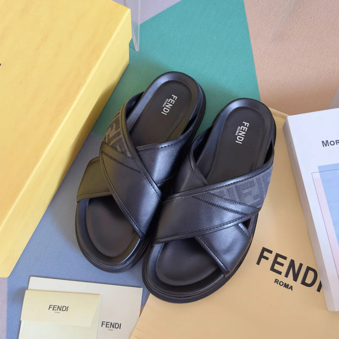 250507 New high-quality thick-soled embossed anti-slip slippers