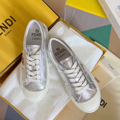 250501 New high-end and simple flat sports shoes