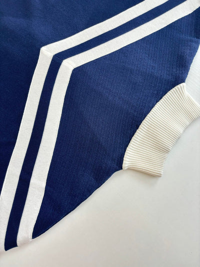 250902 A new high-quality college-style knitted coat with embroidered lines