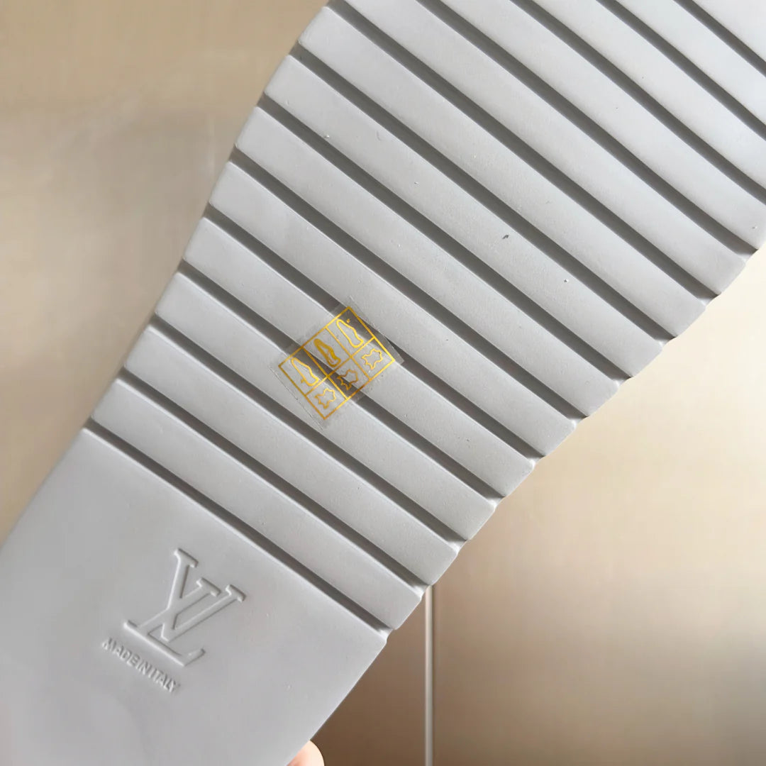 250501 New top-quality, simple and fashionable slippers