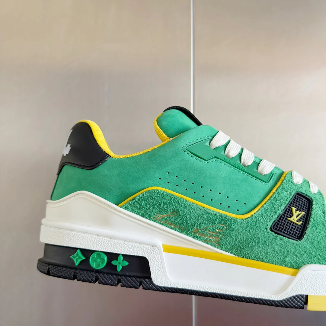 250318 New high quality new color board shoes