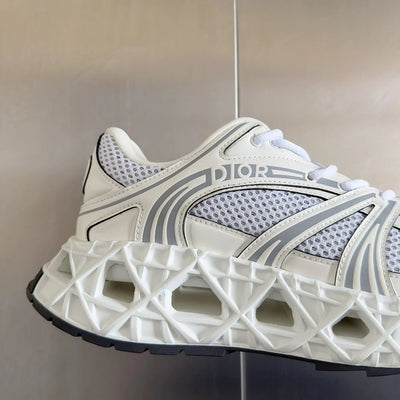 250415 New high-quality capsule series perforated sports shoes