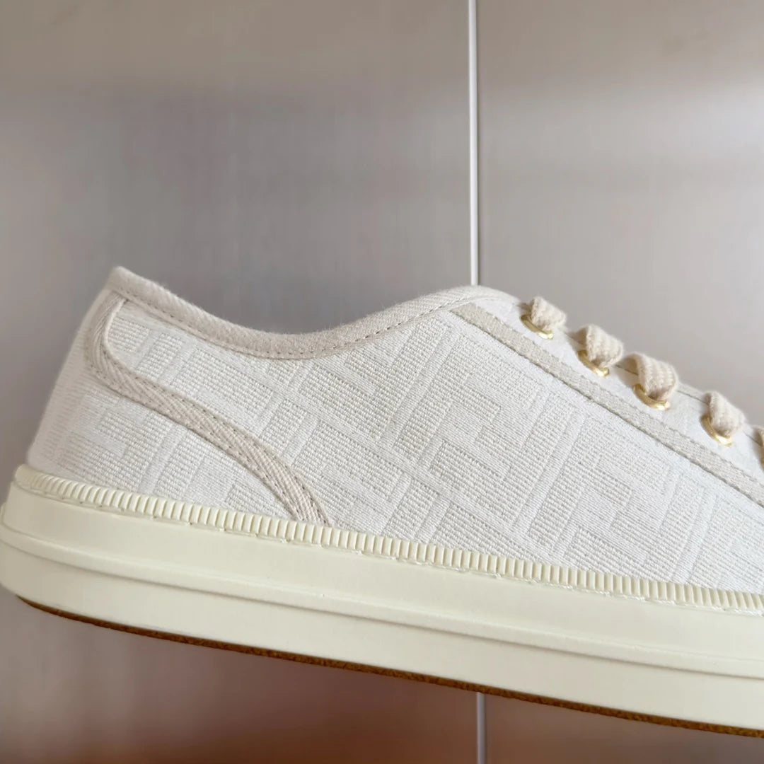 250501 New high-end and simple flat sports shoes