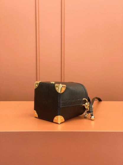 0528 Wallets and Small Leather Goods