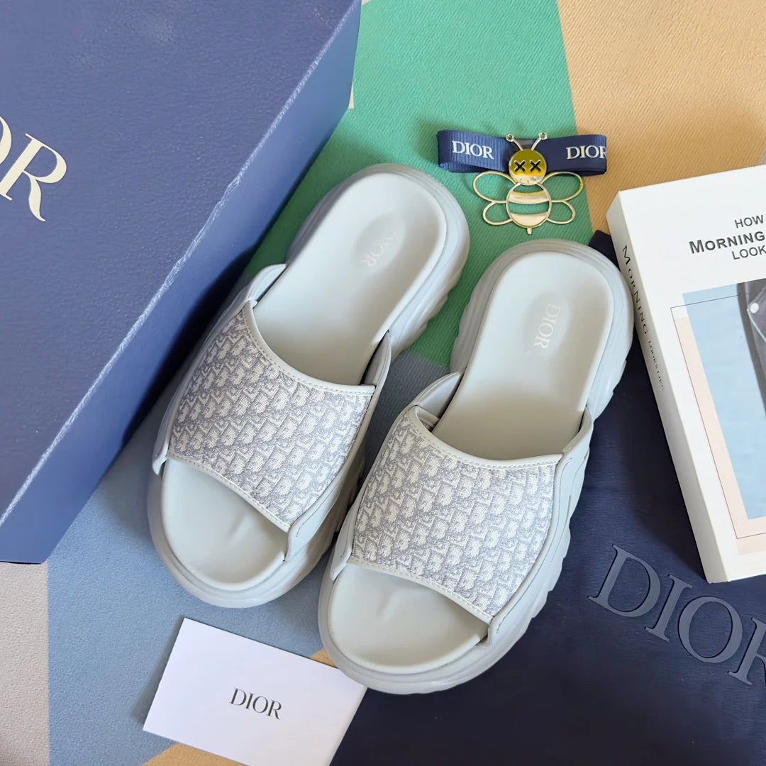 250415 New top-quality thick-soled slippers and sandals