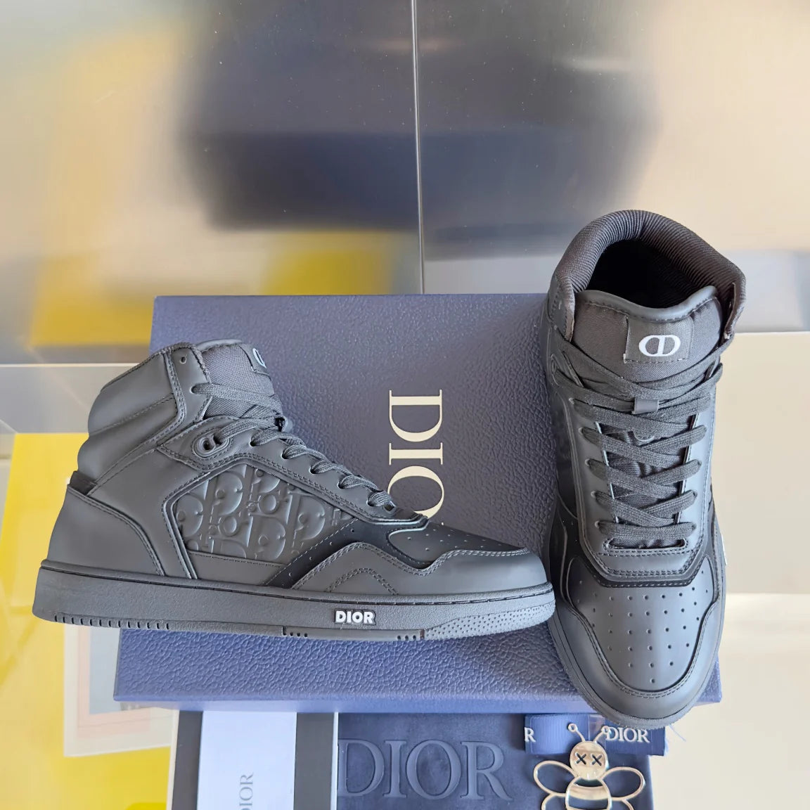 250415 New top-quality rest sports shoes and sneakers