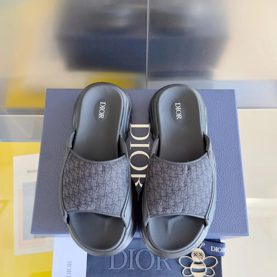 250415 New top-quality thick-soled slippers and sandals