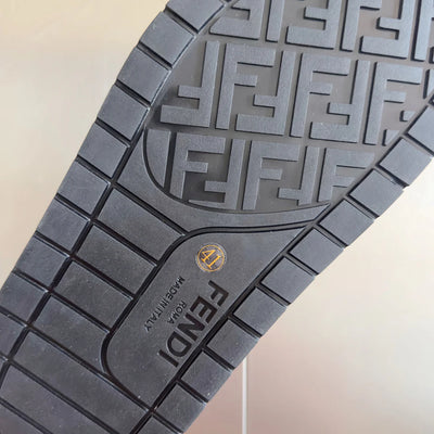 250507 New high-quality thick-soled embossed anti-slip slippers