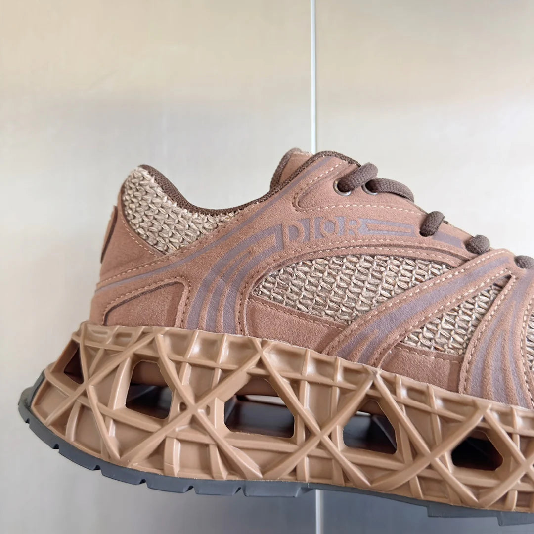 250415 New high-quality capsule series perforated sports shoes