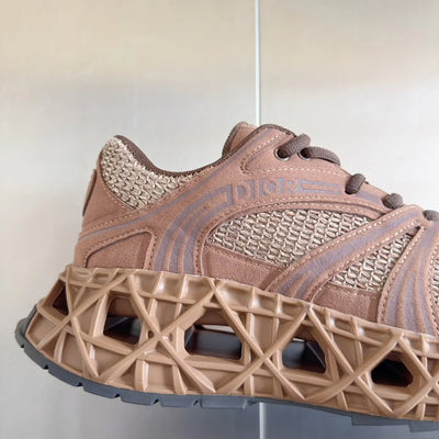 250415 New high-quality capsule series perforated sports shoes