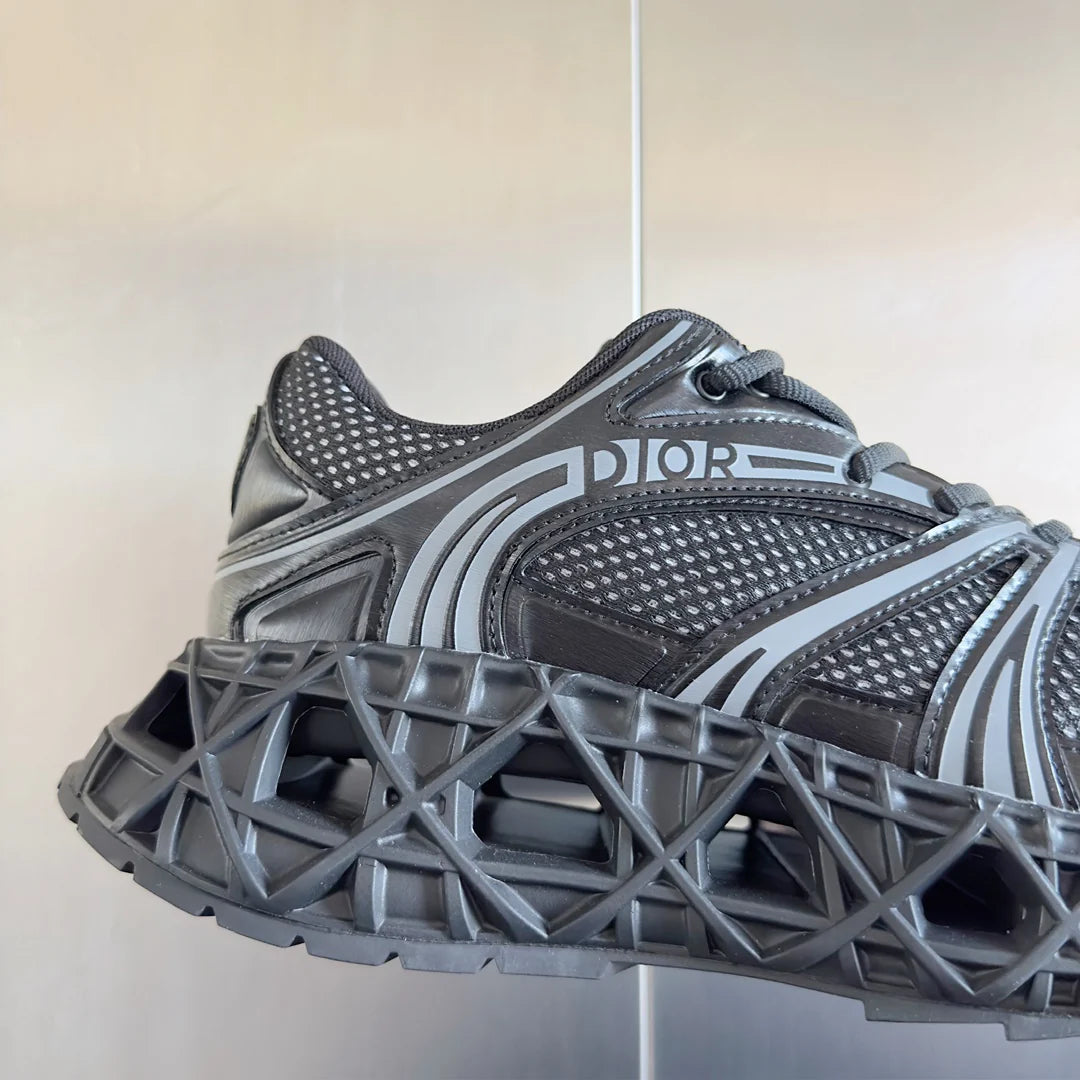 250415 New high-quality capsule series perforated sports shoes