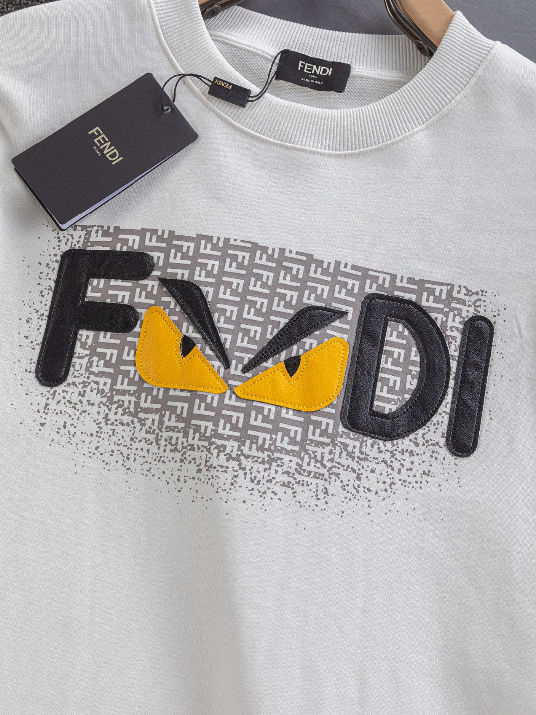 250908 New high-quality three-dimensional red letter eye sweatshirt