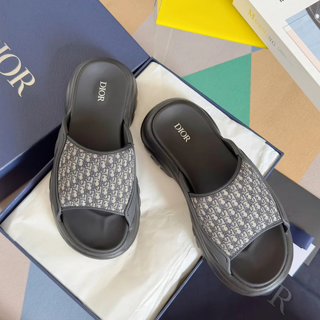 250415 New top-quality thick-soled slippers and sandals