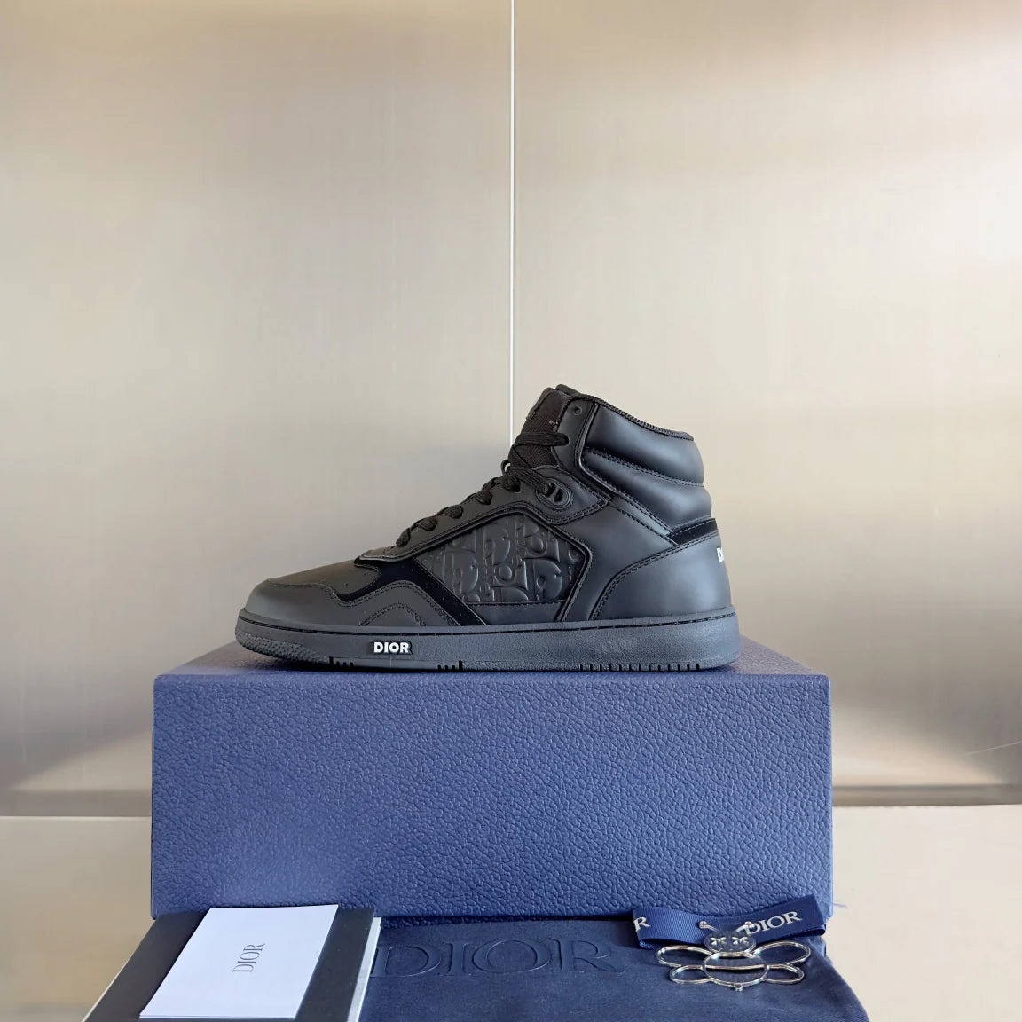 250415 New top-quality rest sports shoes and sneakers