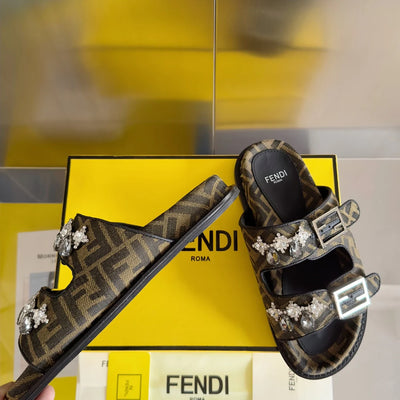250513 New high-quality classic icon slippers