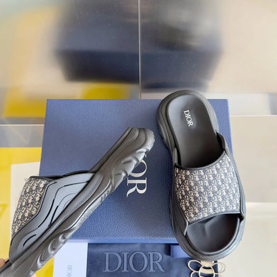 250415 New top-quality thick-soled slippers and sandals