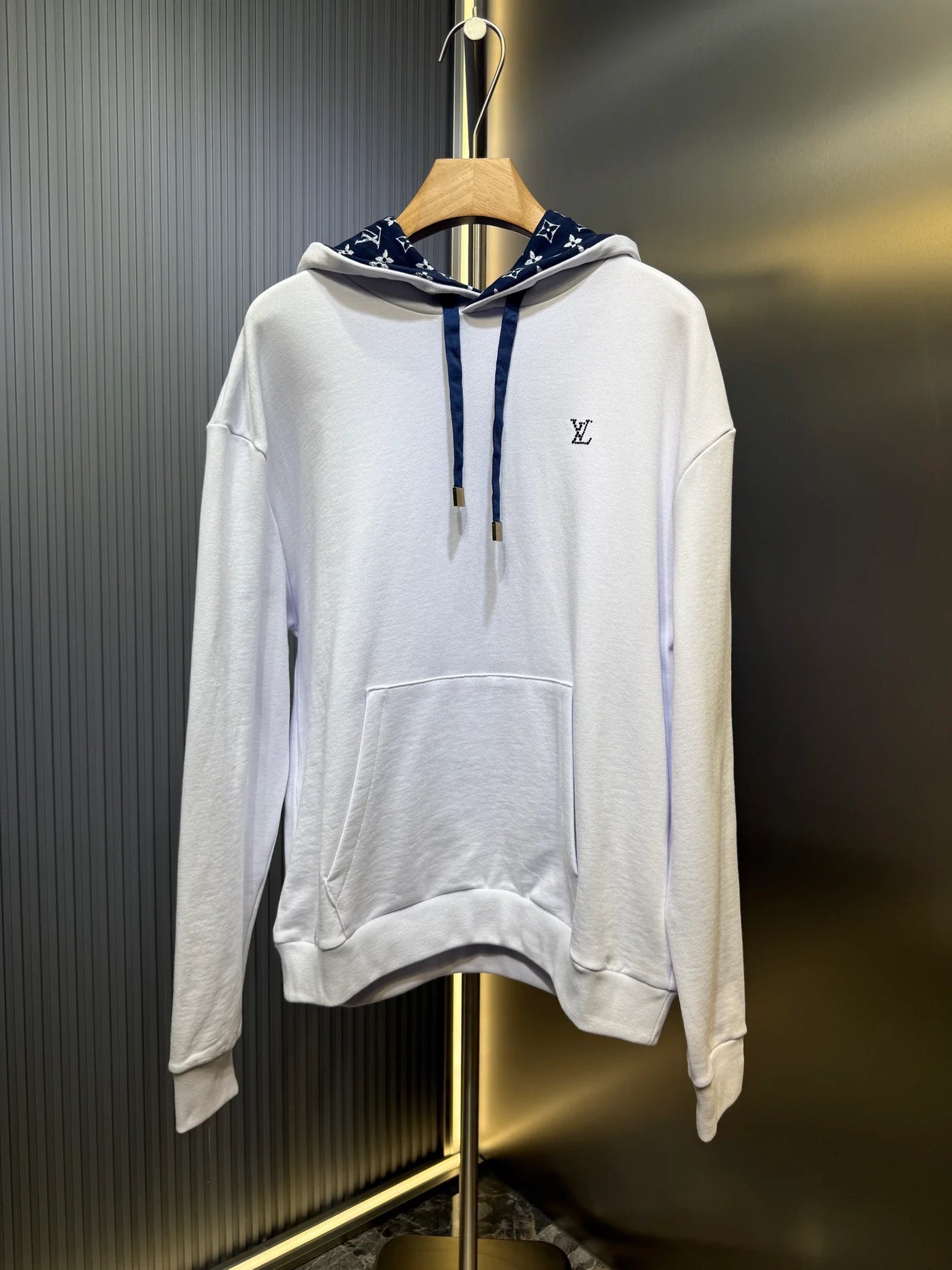 250813 A new high-quality, simple hooded sweatshirt
