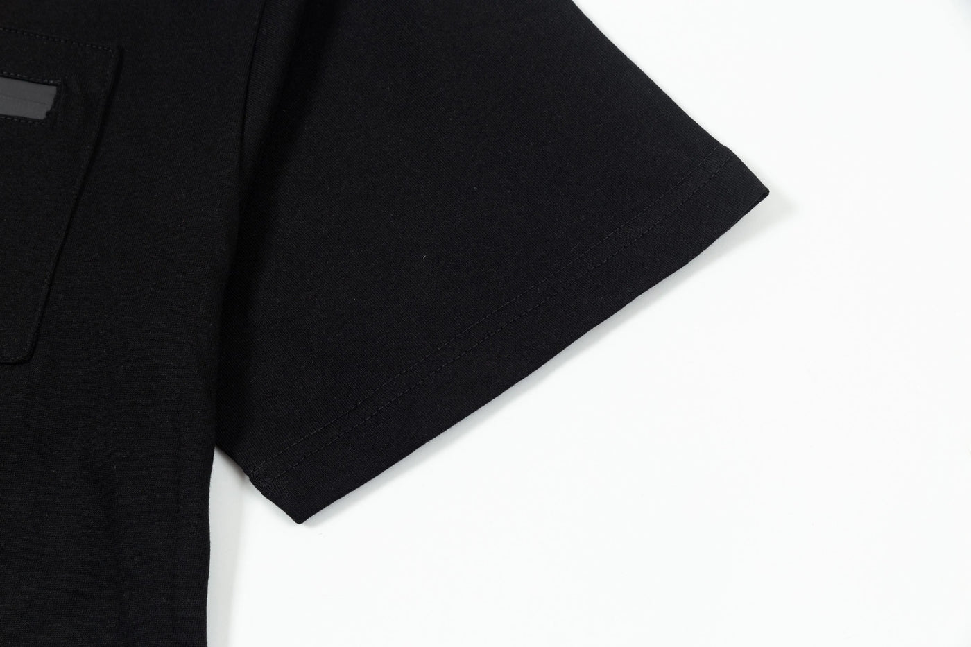 250408 New high-quality metal triangular label casual T-shirt