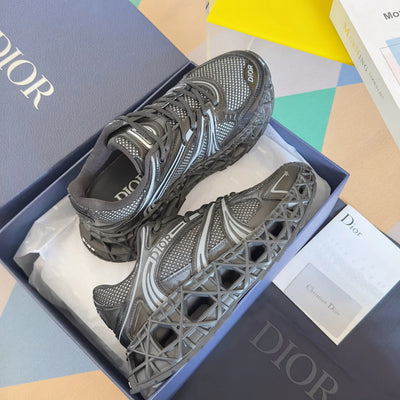 250415 New high-quality capsule series perforated sports shoes