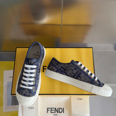 250501 New high-end and simple flat sports shoes