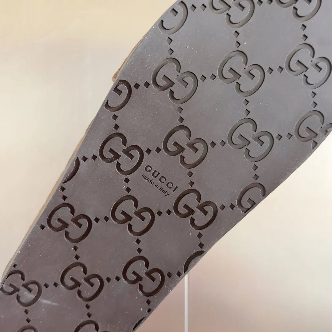 250507 New high-quality thick-soled embossed slippers