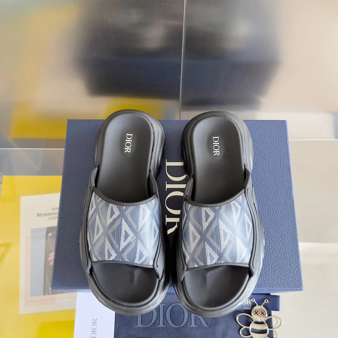 250415 New top-quality thick-soled slippers and sandals