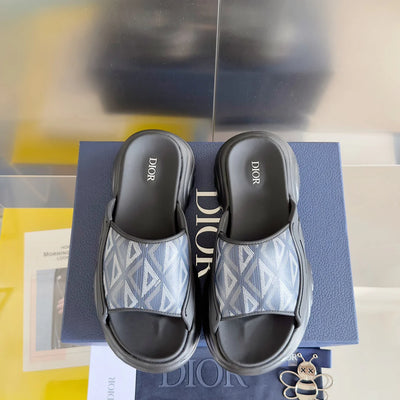 250415 New top-quality thick-soled slippers and sandals