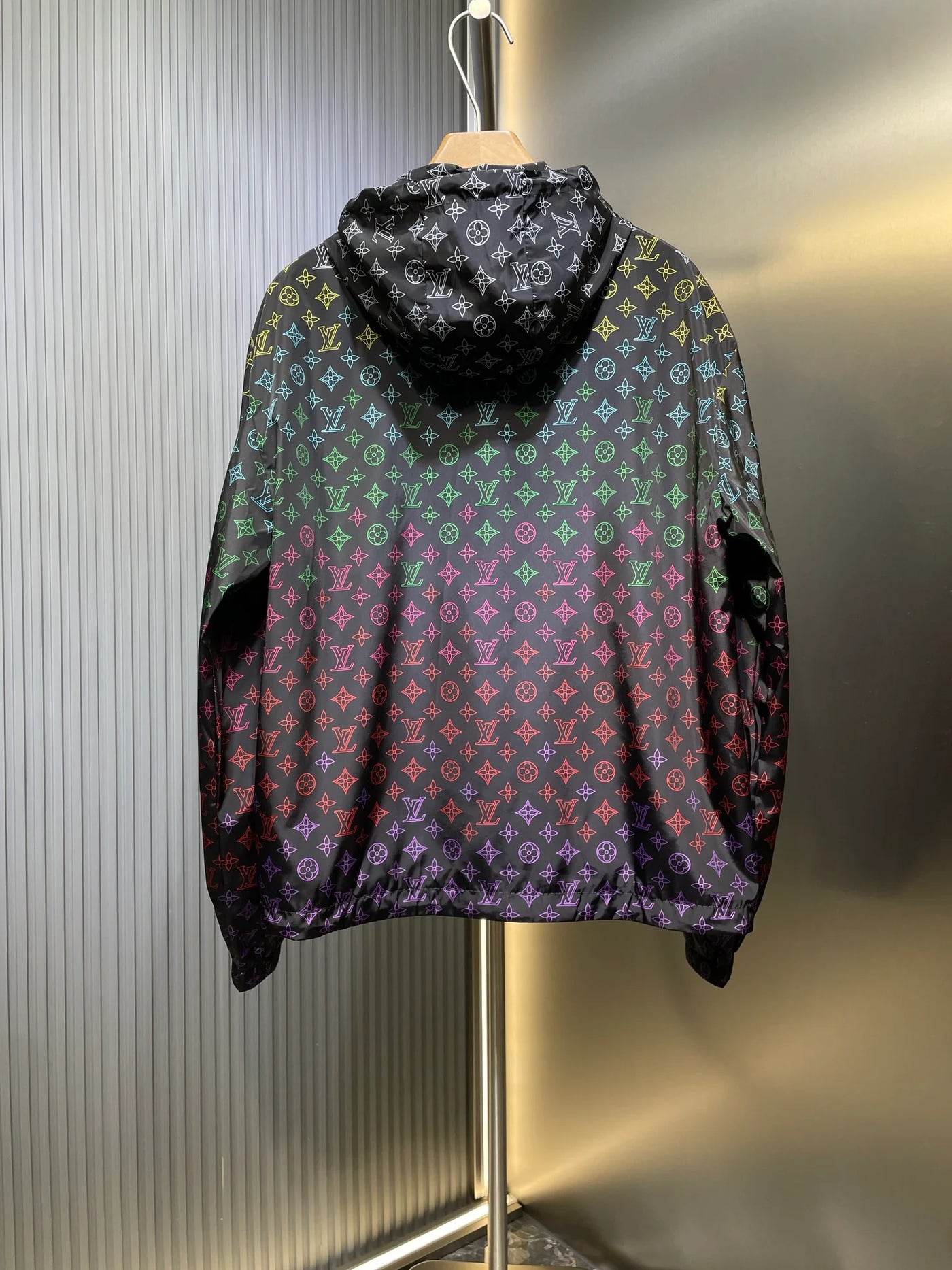 250819 New high-quality gradient printed windproof jacket