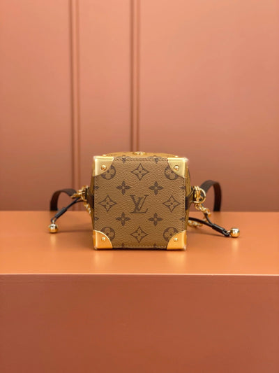 0528 Noé Purse LV Charms Monogram Reverse