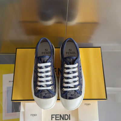 250501 New high-end and simple flat sports shoes