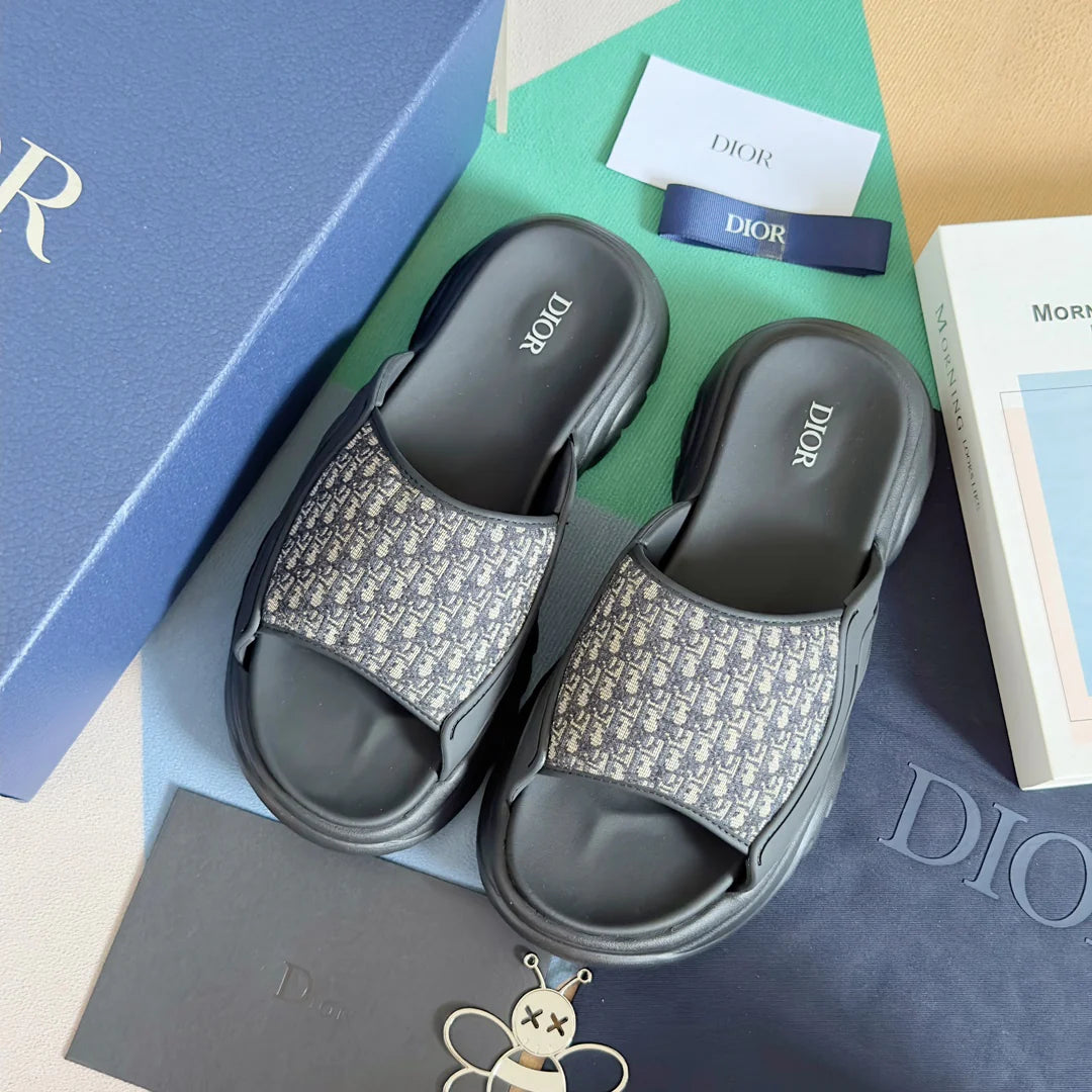 250415 New top-quality thick-soled slippers and sandals