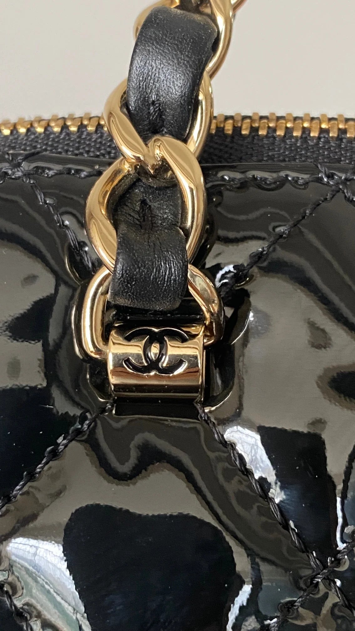 0528 Small handbag patent calfskin