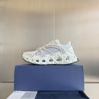 250415 New high-quality capsule series perforated sports shoes