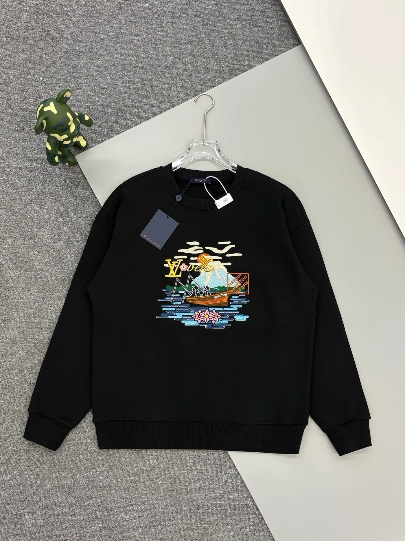 250923 New high-quality fisherman embroidery round-neck sweatshirt