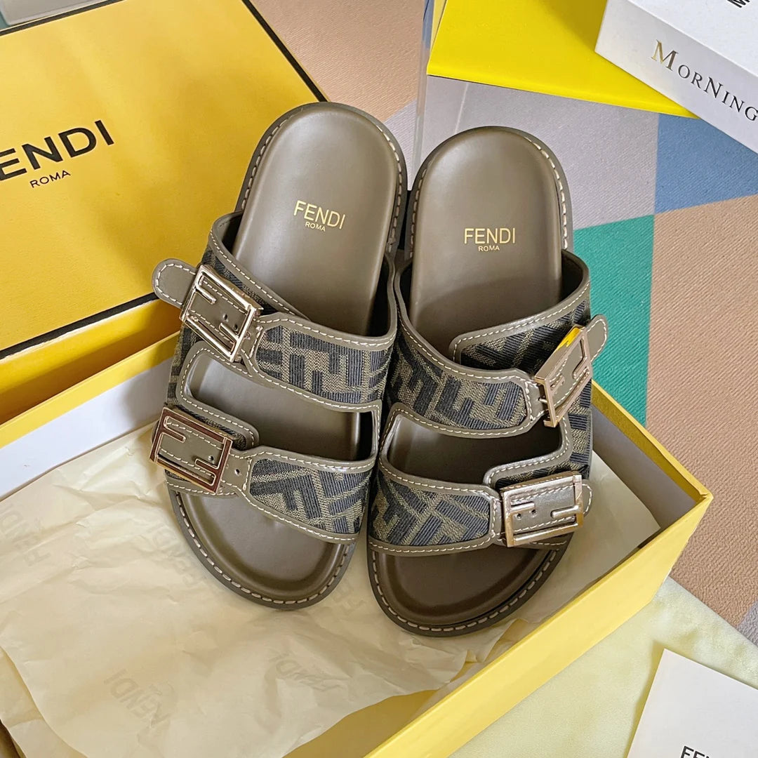 250513 New high-quality classic icon slippers
