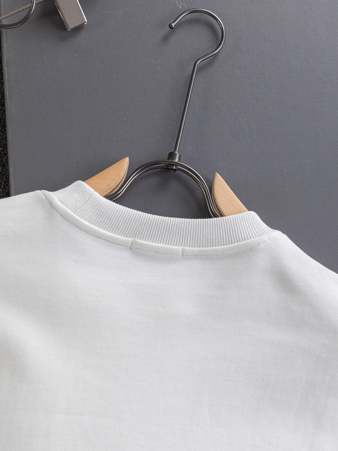 250908 New high-quality three-dimensional red letter eye sweatshirt