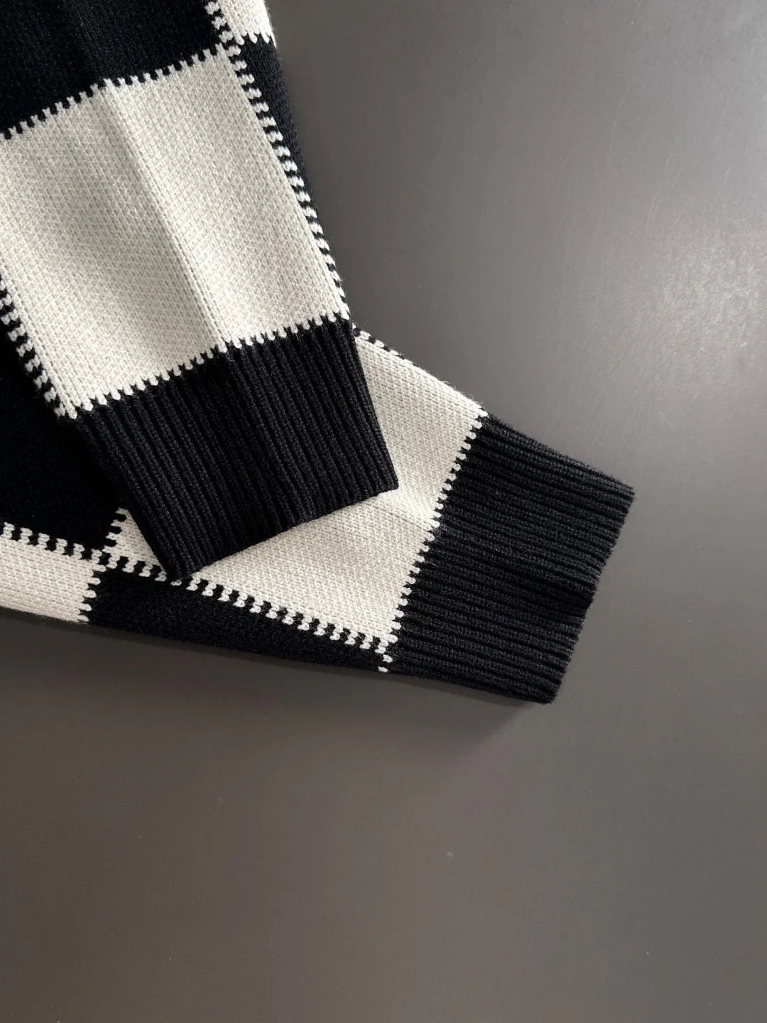 250917 New high-quality large checkerboard texture sweater