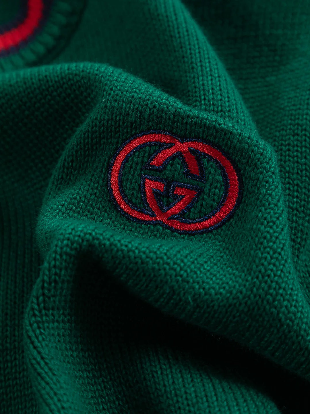 250908 A new high-quality, simple and distinctive sweater