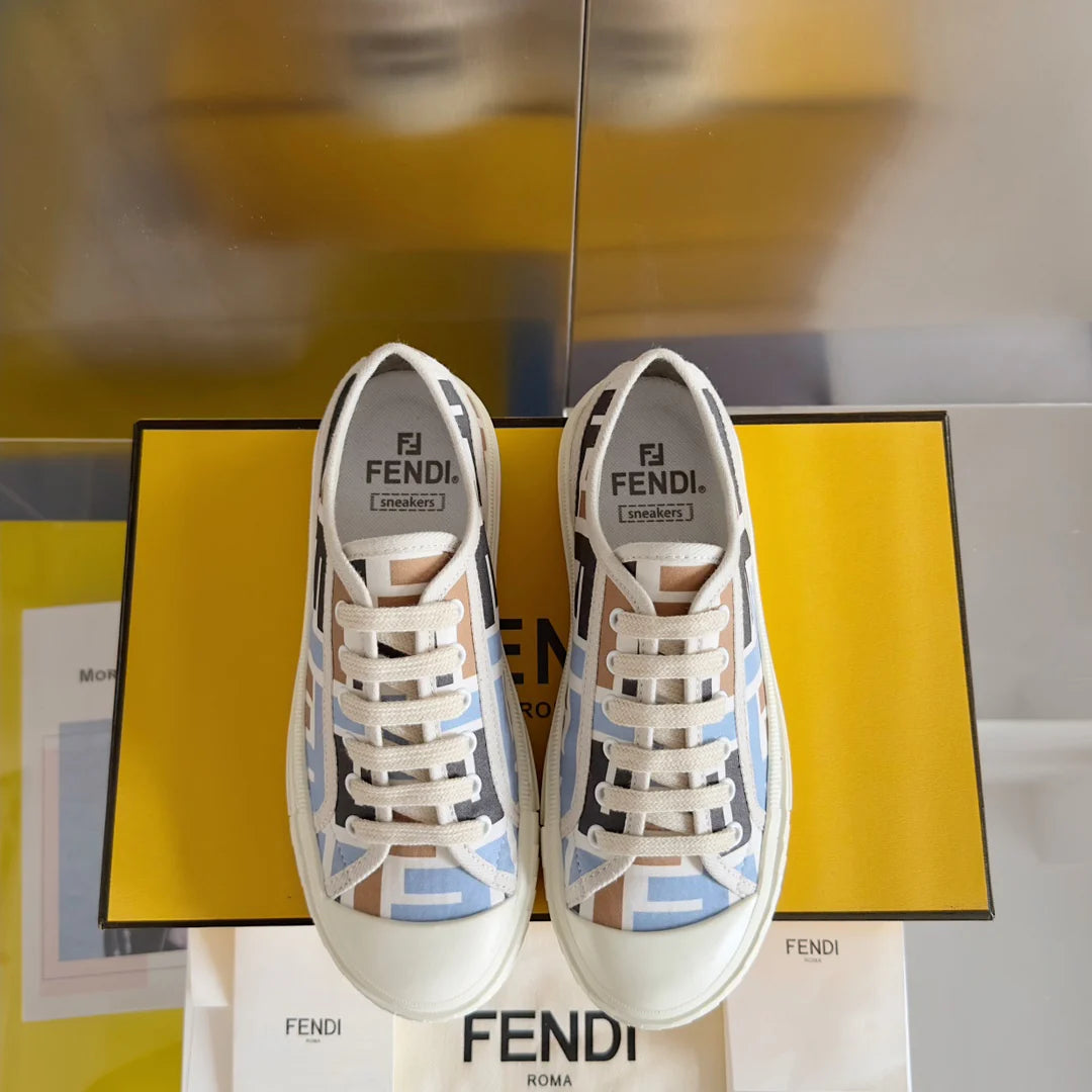 250501 New high-end and simple flat sports shoes