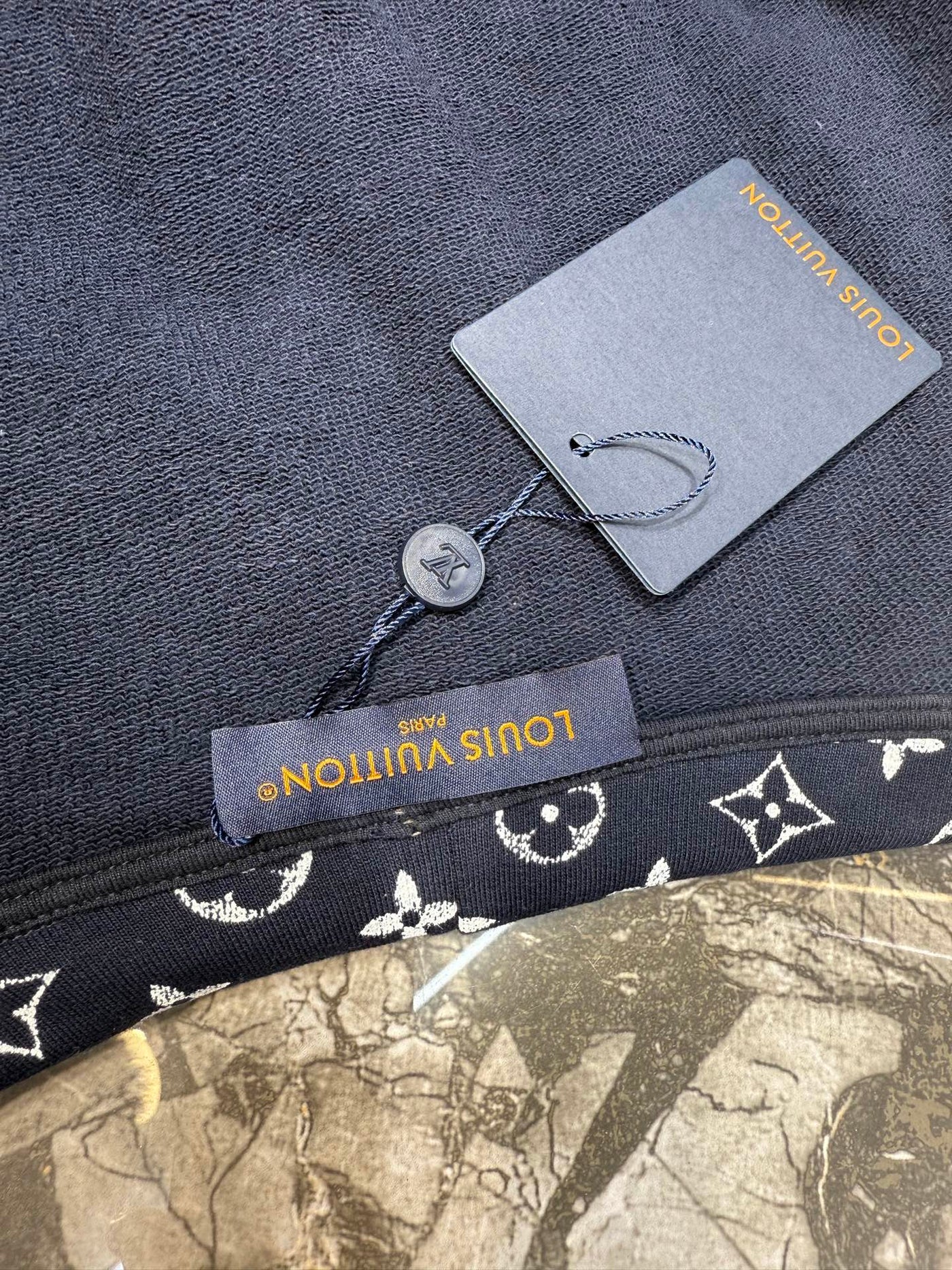 250813 A new high-quality, simple hooded sweatshirt